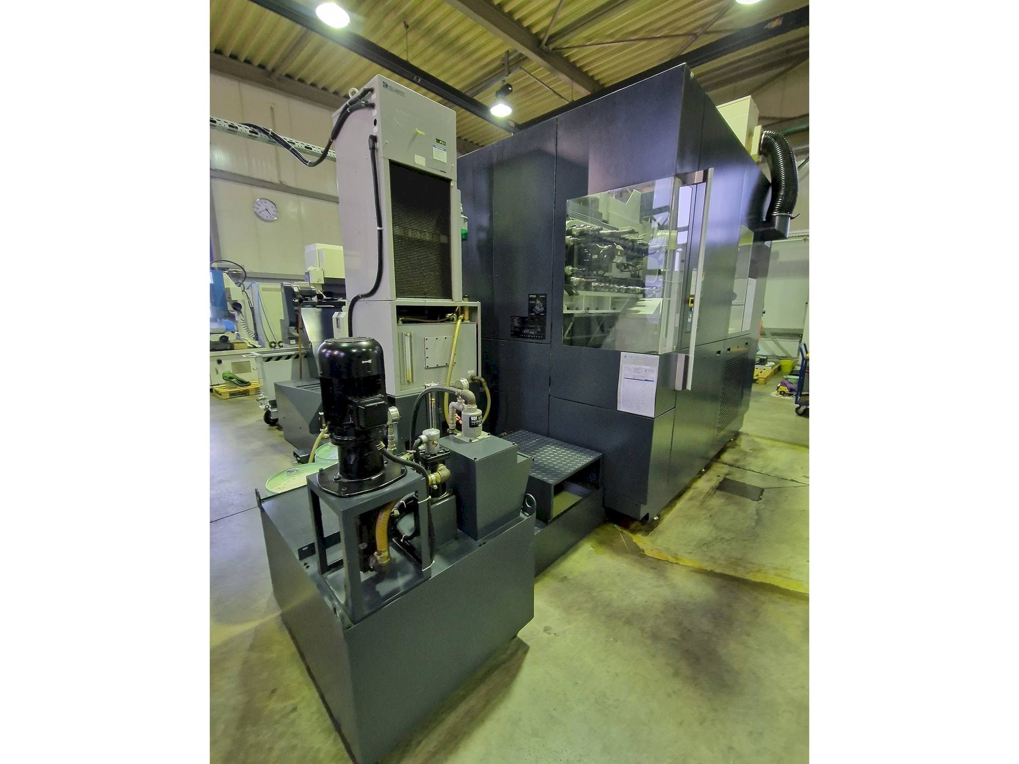 A Makino F9  gép elölnézete