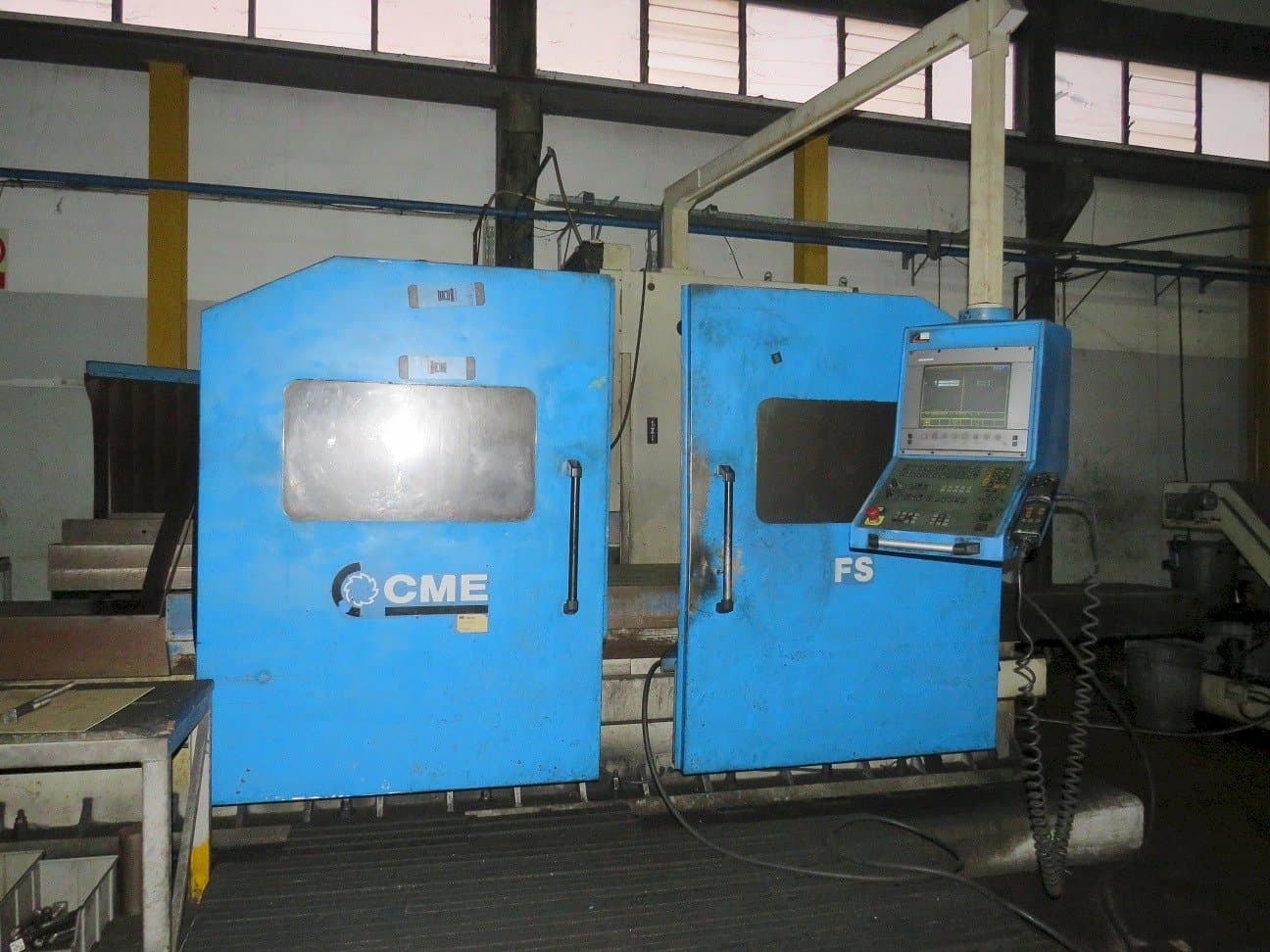 A CME FS2  gép elölnézete