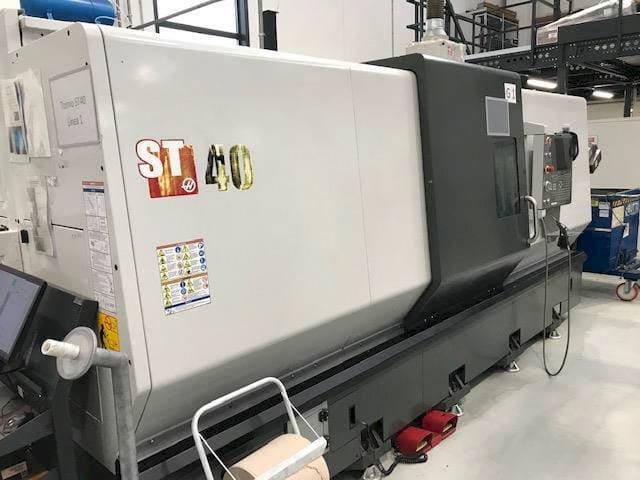 A HAAS ST40  gép elölnézete