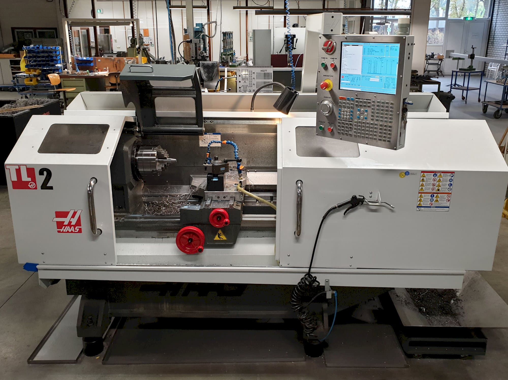 A HAAS TL-2  gép elölnézete