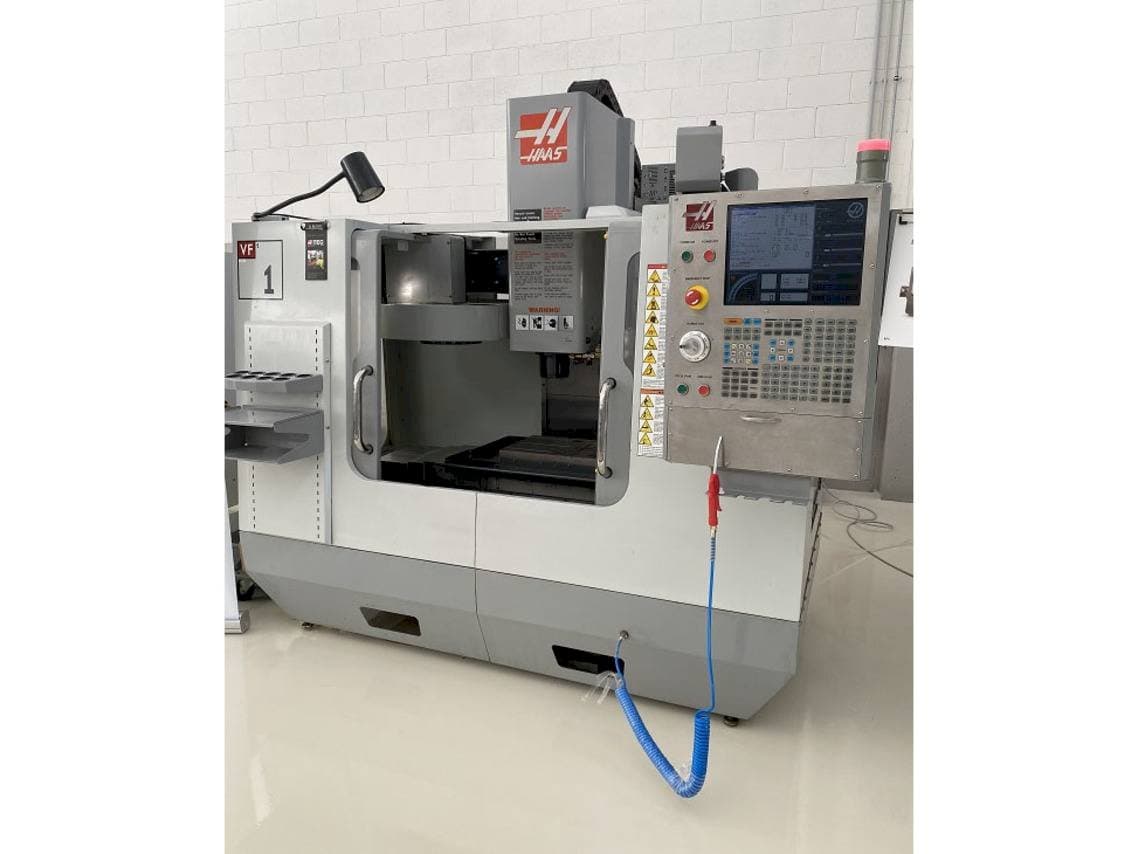 A HAAS VF-1  gép elölnézete