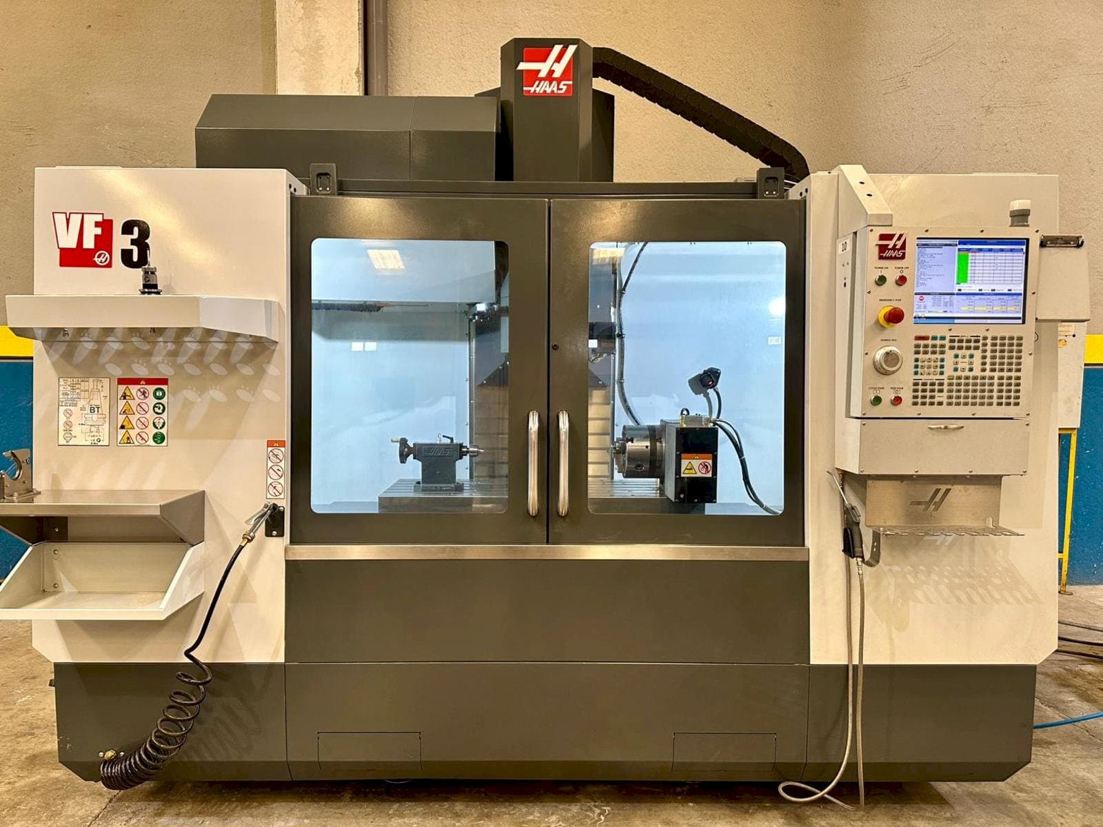 A HAAS VF-3  gép elölnézete