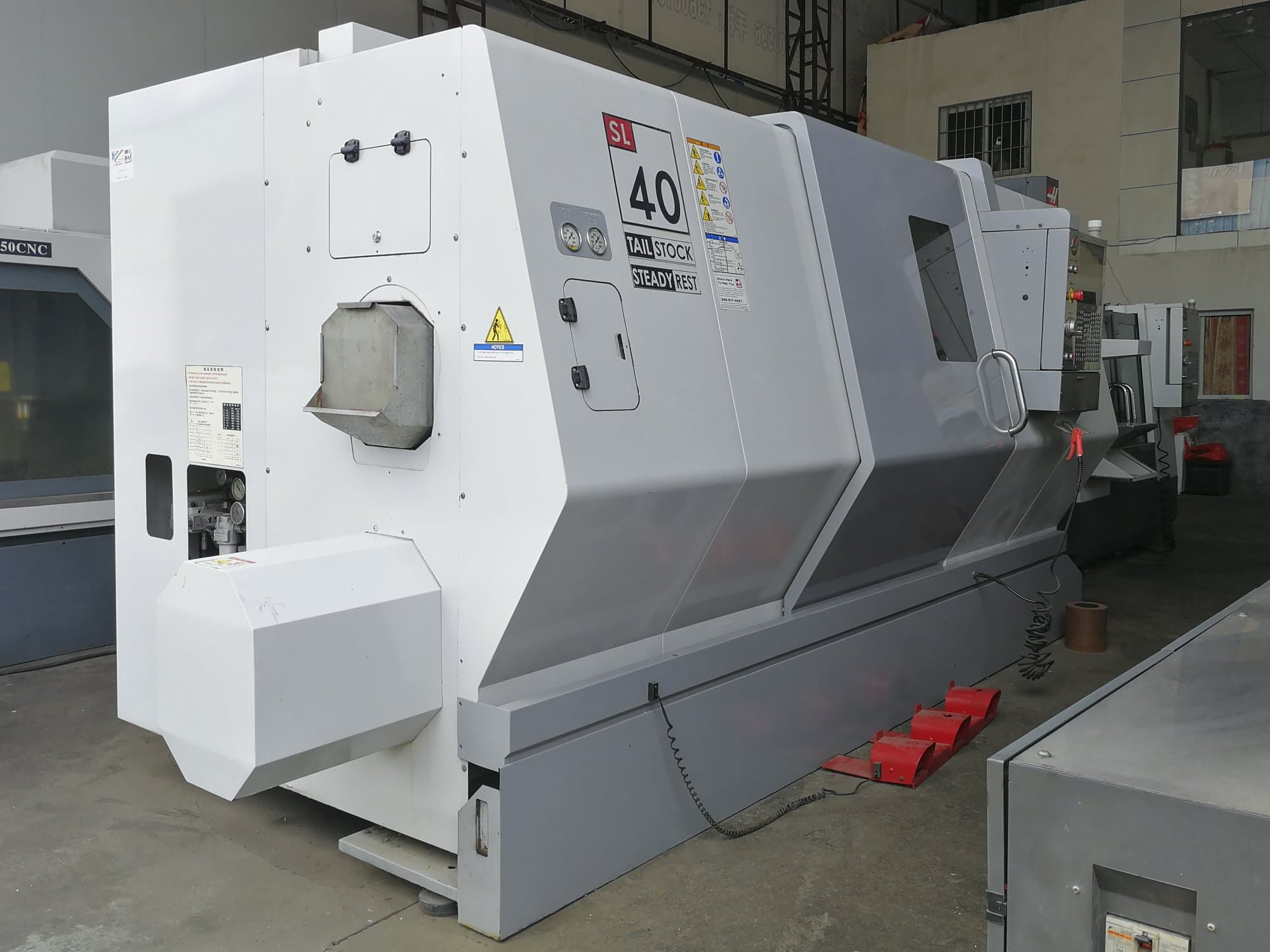 A HAAS SL-40  gép bal oldali nézete