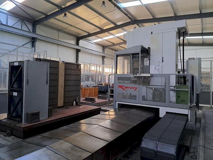 A FPT RONIN gép elölnézete