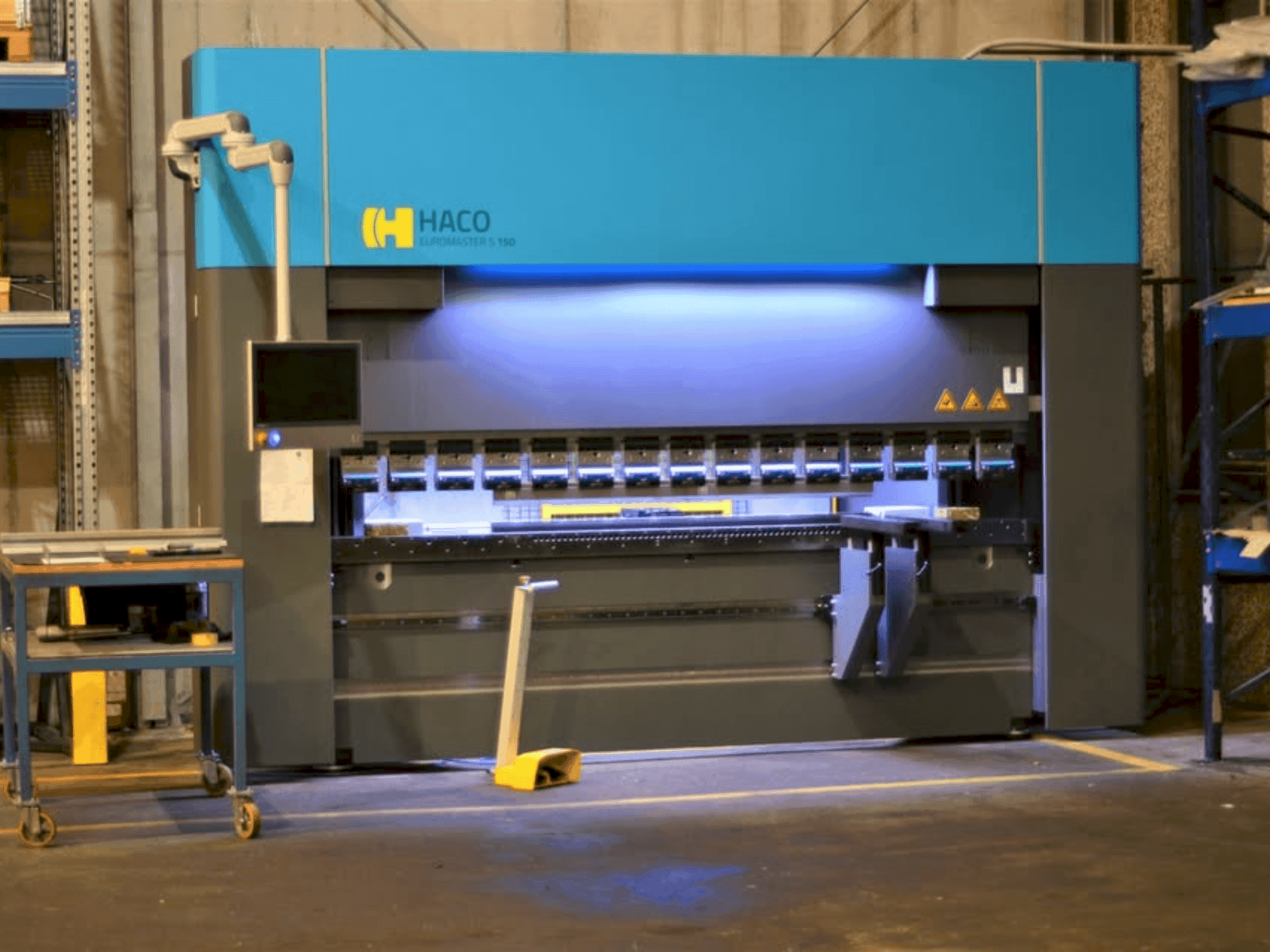 A HACO Euromaster S 30150 gép elölnézete