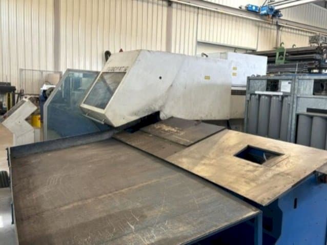 A TRUMPF TRUMATIC TLF 2700TM gép elölnézete
