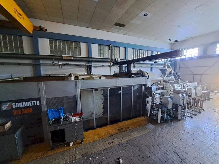 A SANDRETTO HES 3500 gép elölnézete