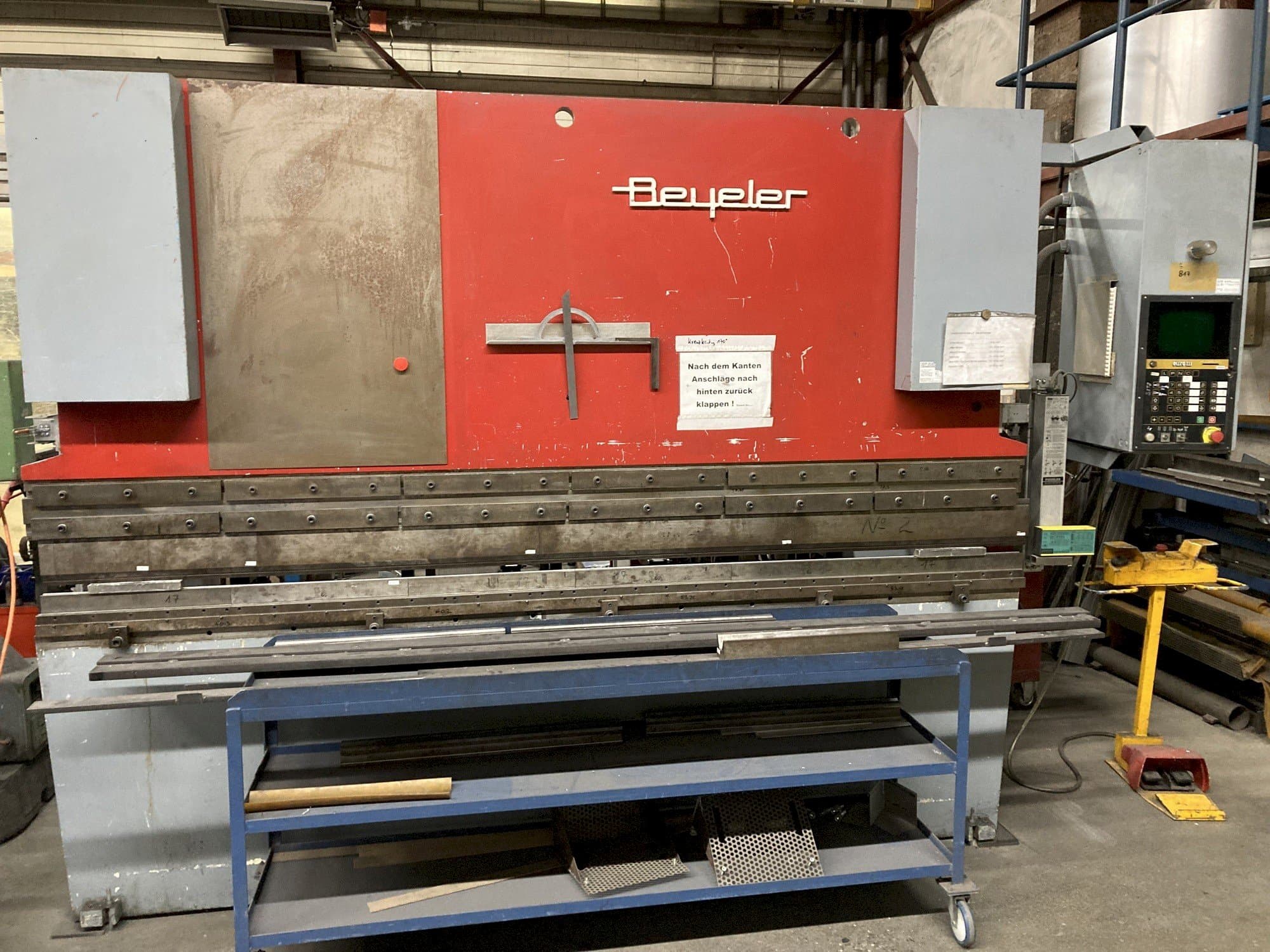 A BEYELER M3 gép elölnézete