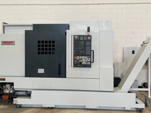 A MORI SEIKI NL 3000Y/700 gép elölnézete