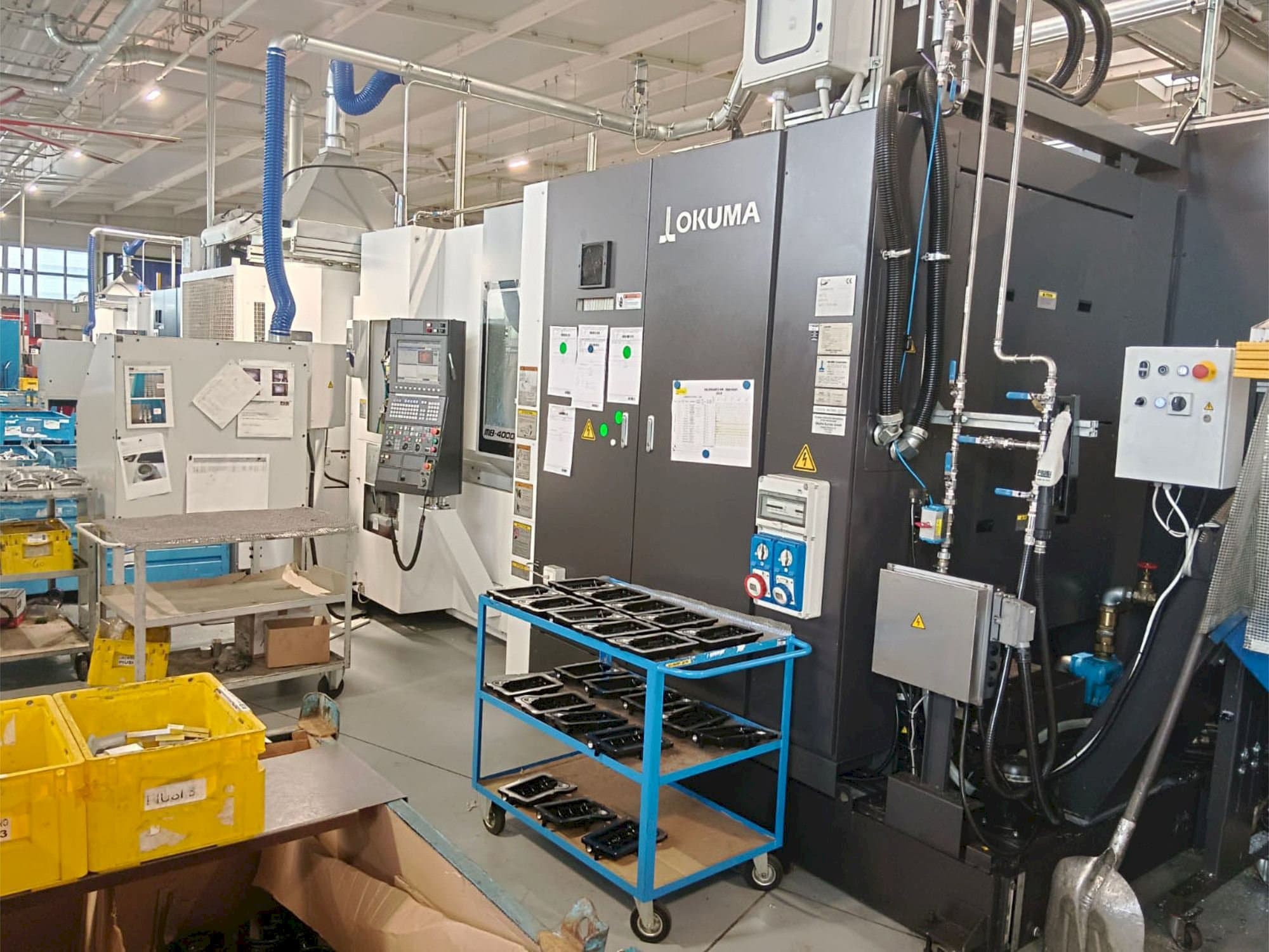 A Okuma MB-4000H gép elölnézete