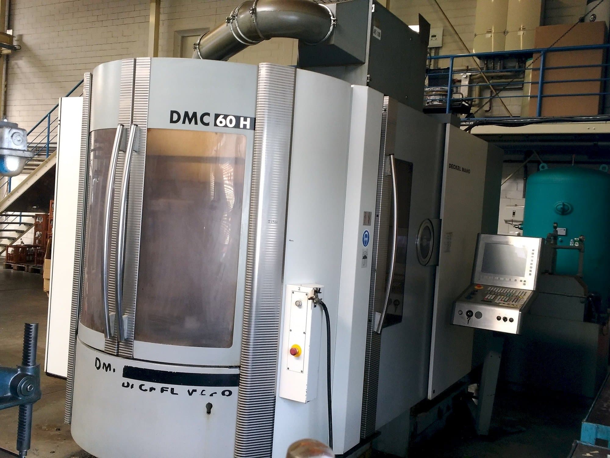 A DECKEL MAHO DMC 60H hi-dyn gép elölnézete