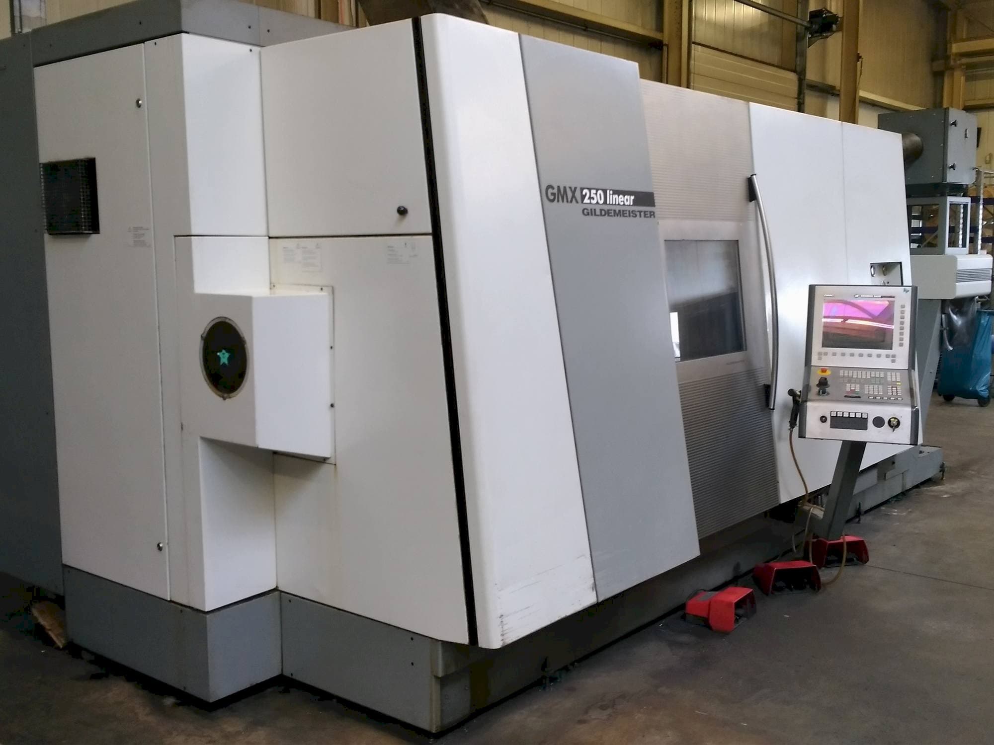 A Gildemeister GMX 250 linear  gép elölnézete