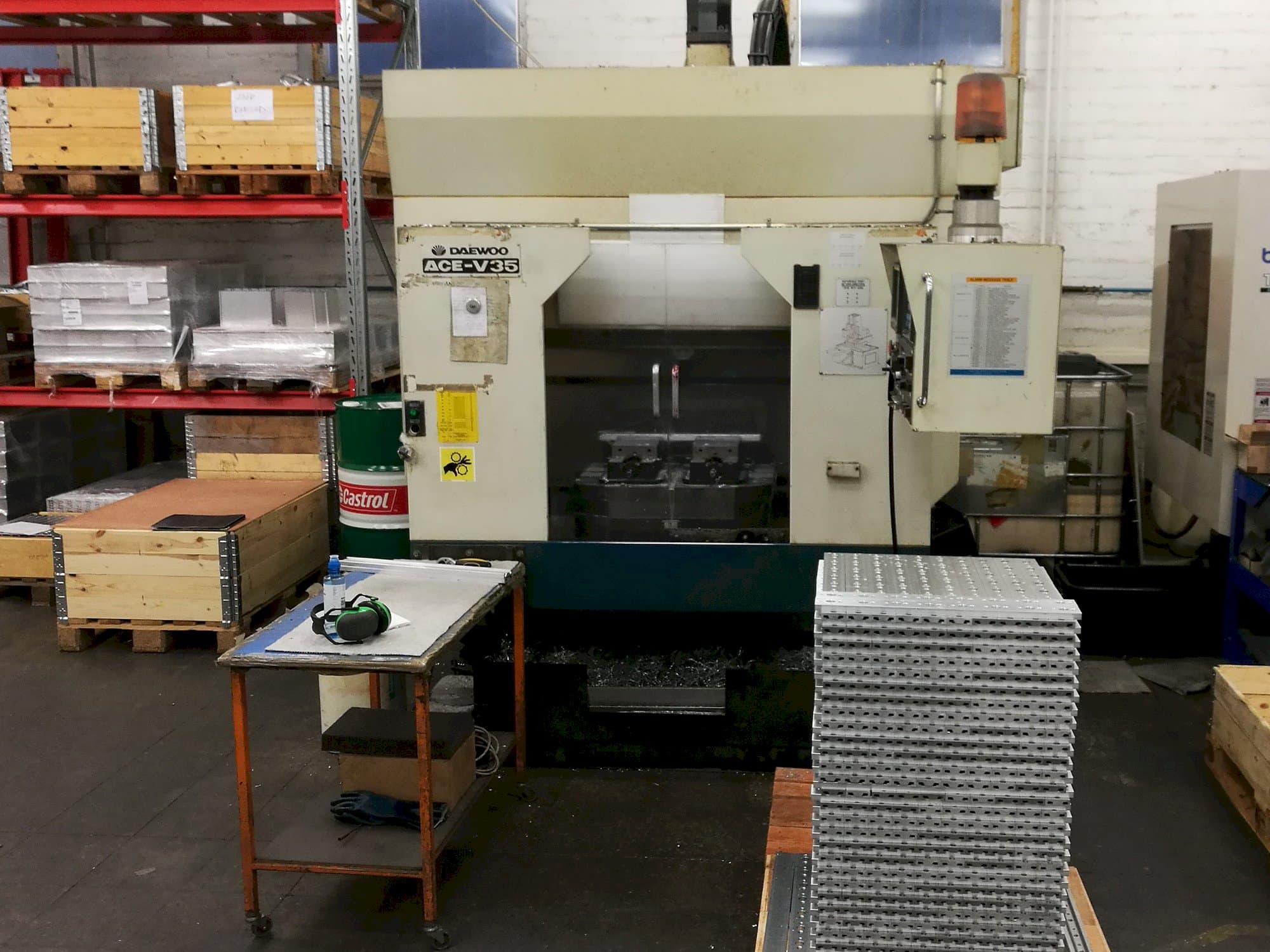 A DAEWOO ACE V-35 gép elölnézete