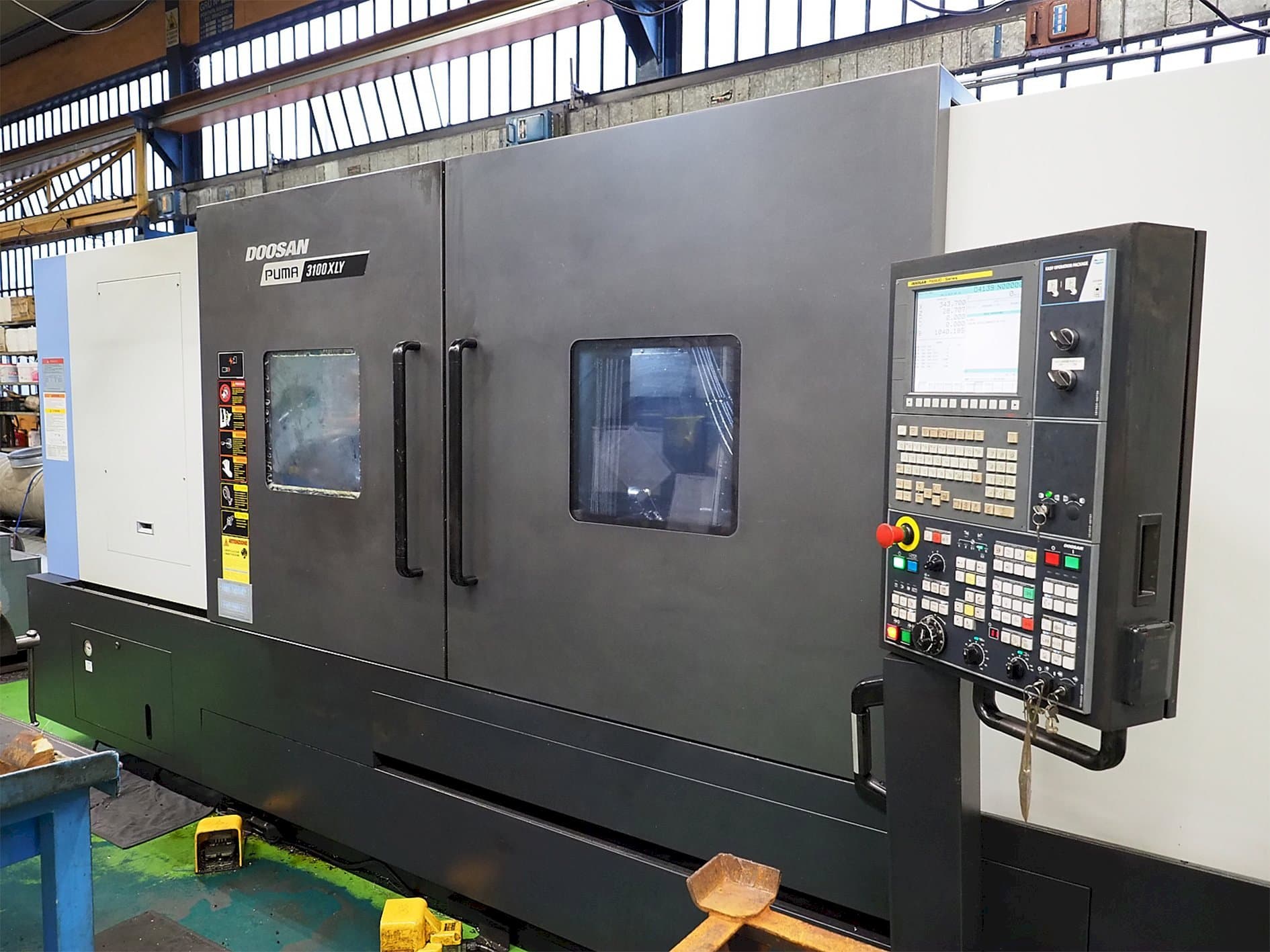 A Doosan Puma 3100XLY gép elölnézete