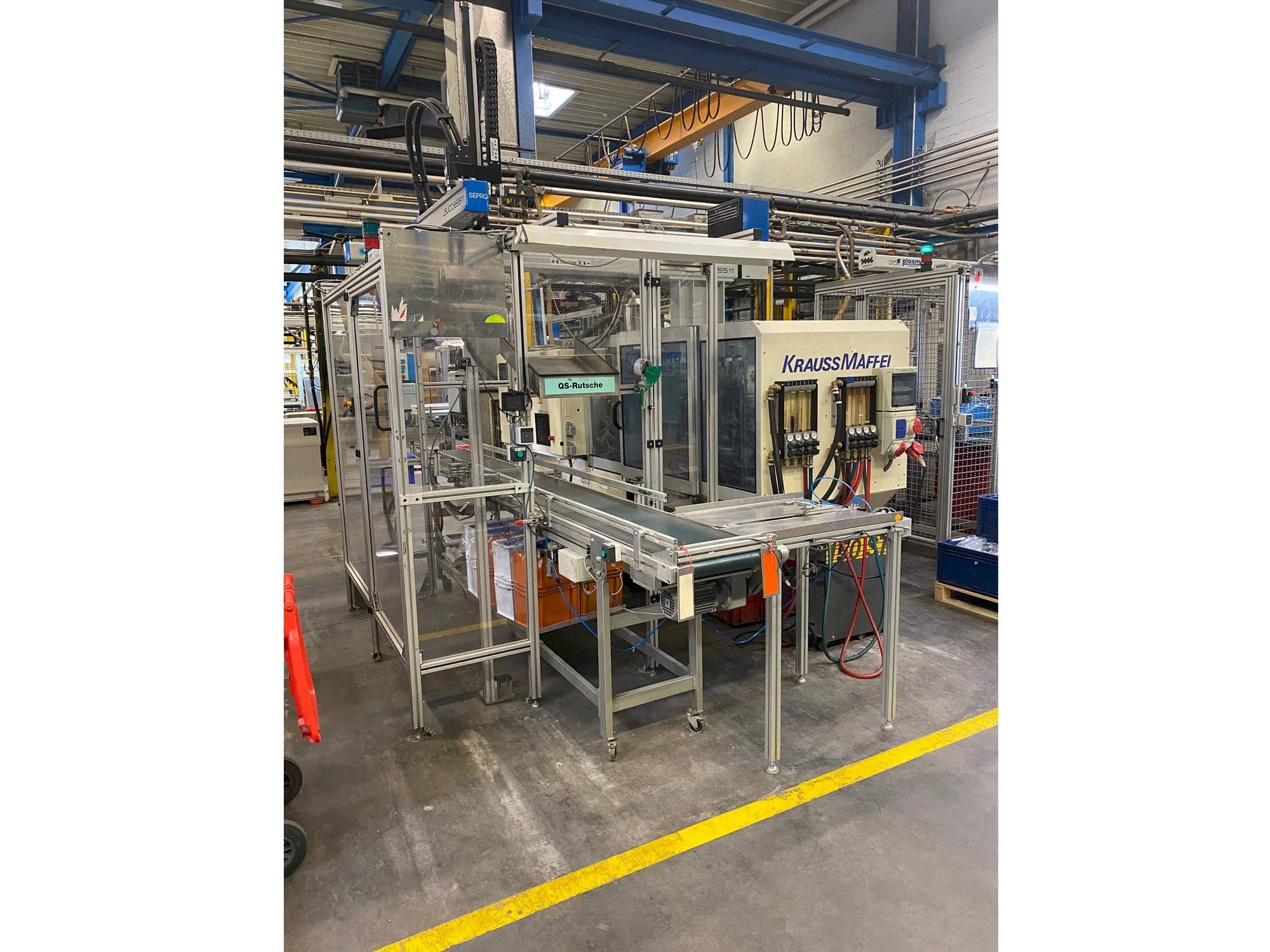 A Krauss Maffei 80-390 C2 gép elölnézete