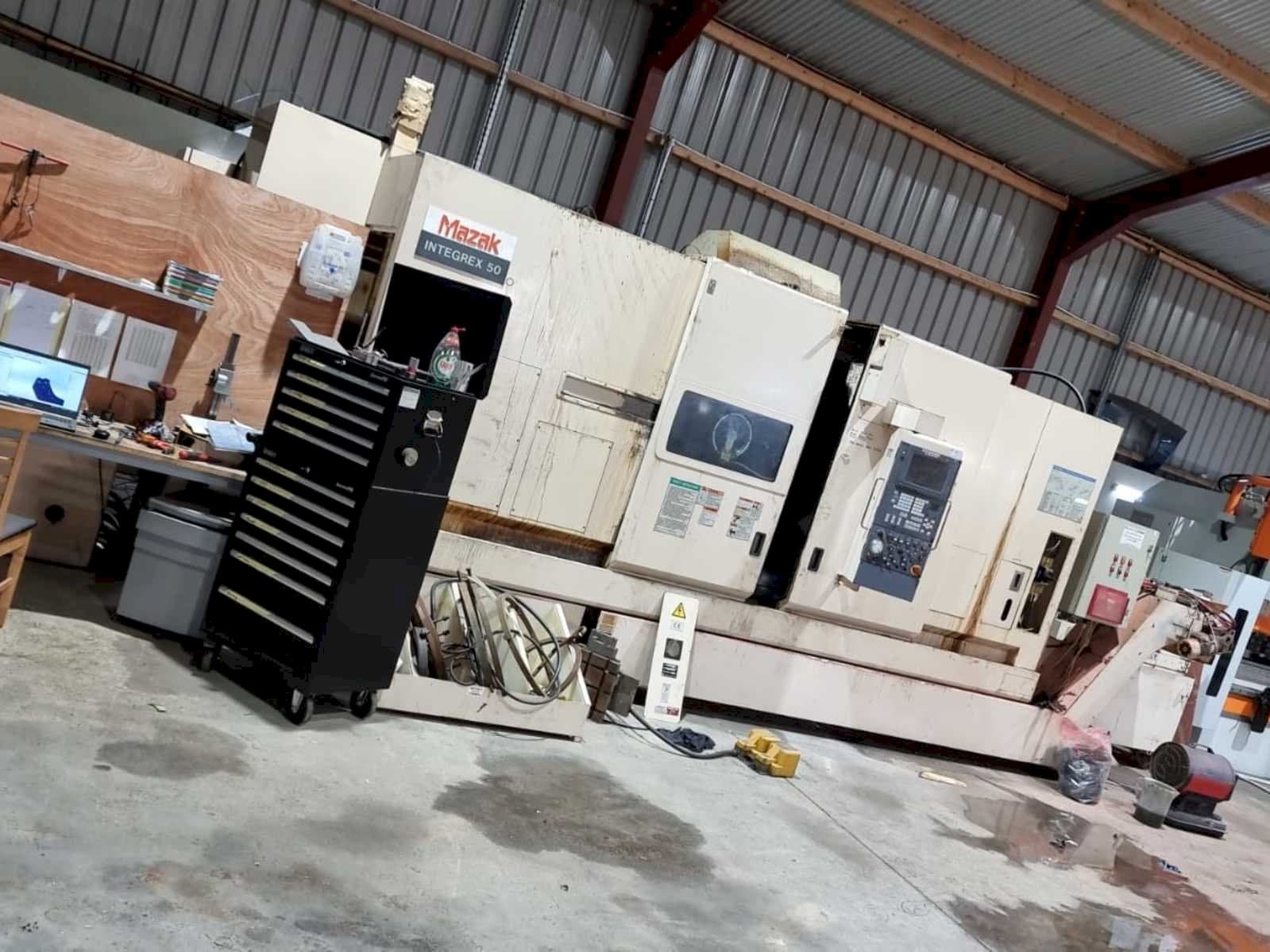 A Mazak Integrex 50YR-1500U  gép elölnézete