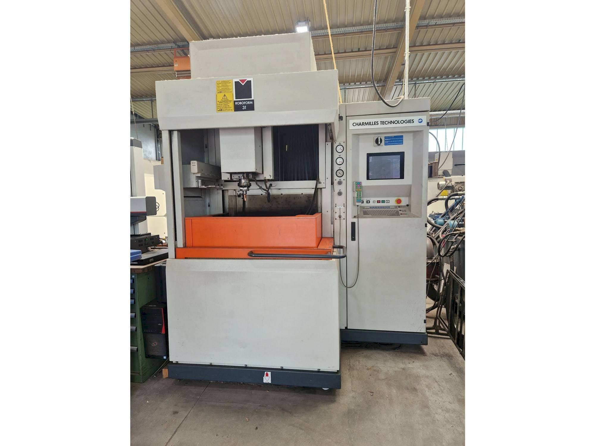 A CHARMILLES Roboform 31 gép elölnézete