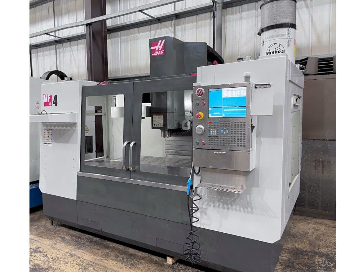 A HAAS VF-4  gép elölnézete