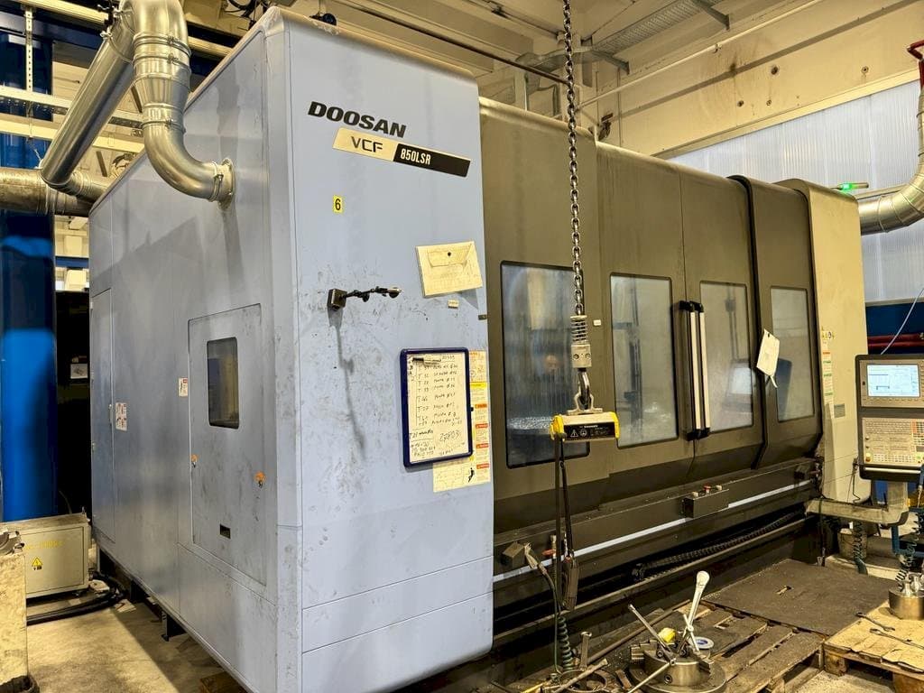 A DOOSAN VCF 850 LSR gép elölnézete