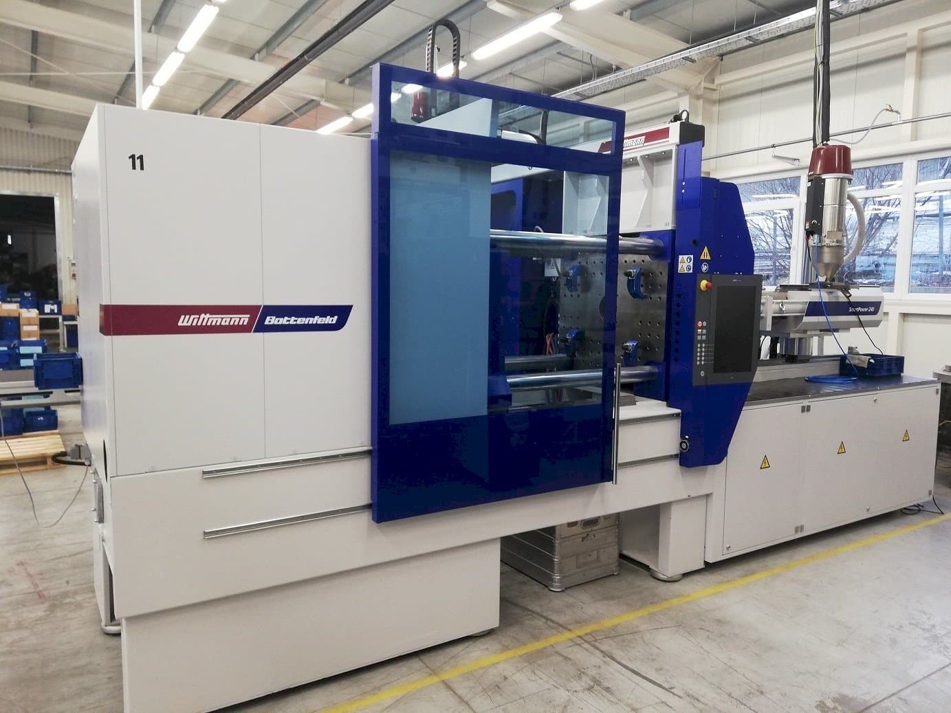 A Battenfeld ECO Power 180/750 gép elölnézete