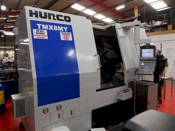 A Hurco TMX 8MY gép elölnézete