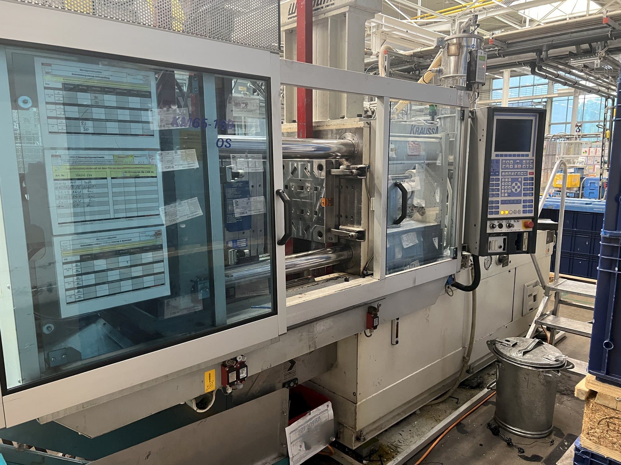 A Krauss Maffei KM 65-160 C2 gép elölnézete