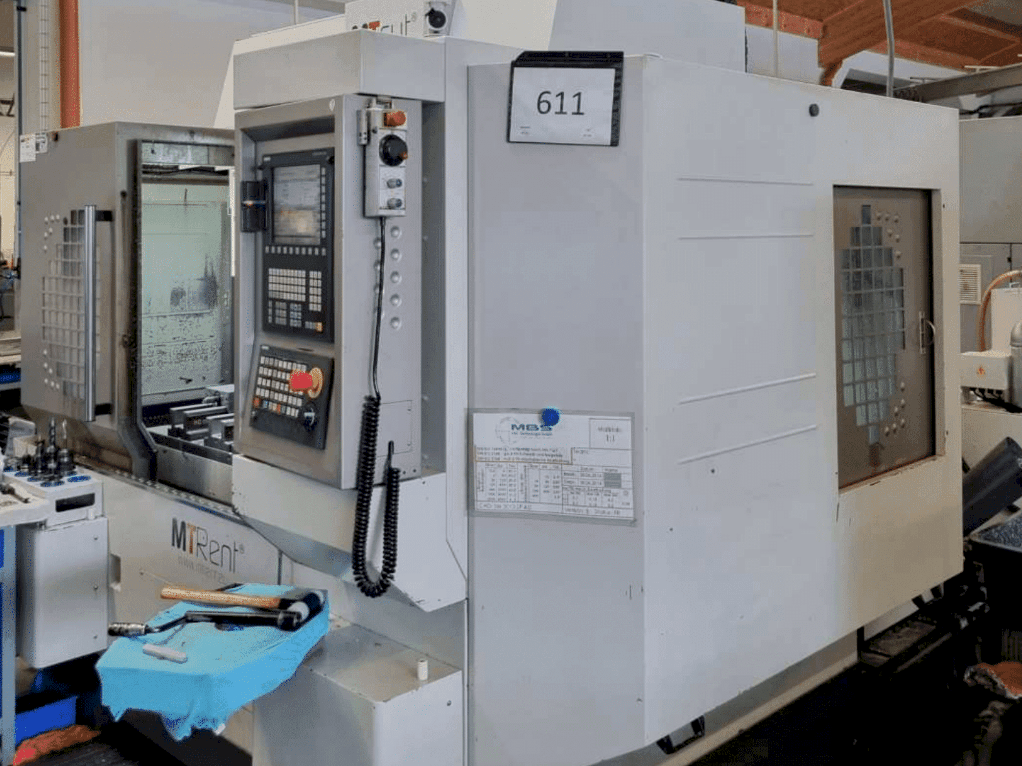 A MTcut V 110 T (2011) gép elölnézete