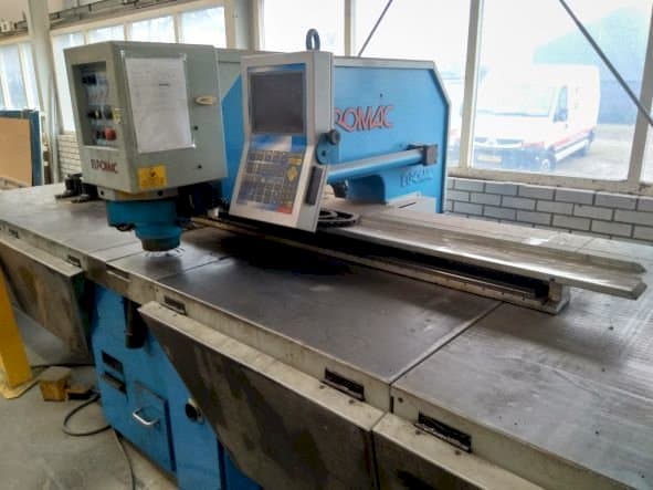 A Euromac CX 1000/30 gép elölnézete