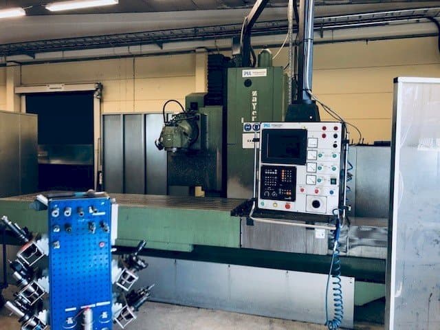 A Zayer KF 3000  gép elölnézete