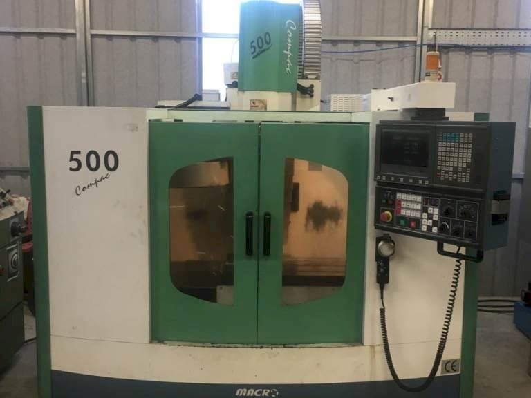 A Macro Micro Tech Compac 500 gép elölnézete