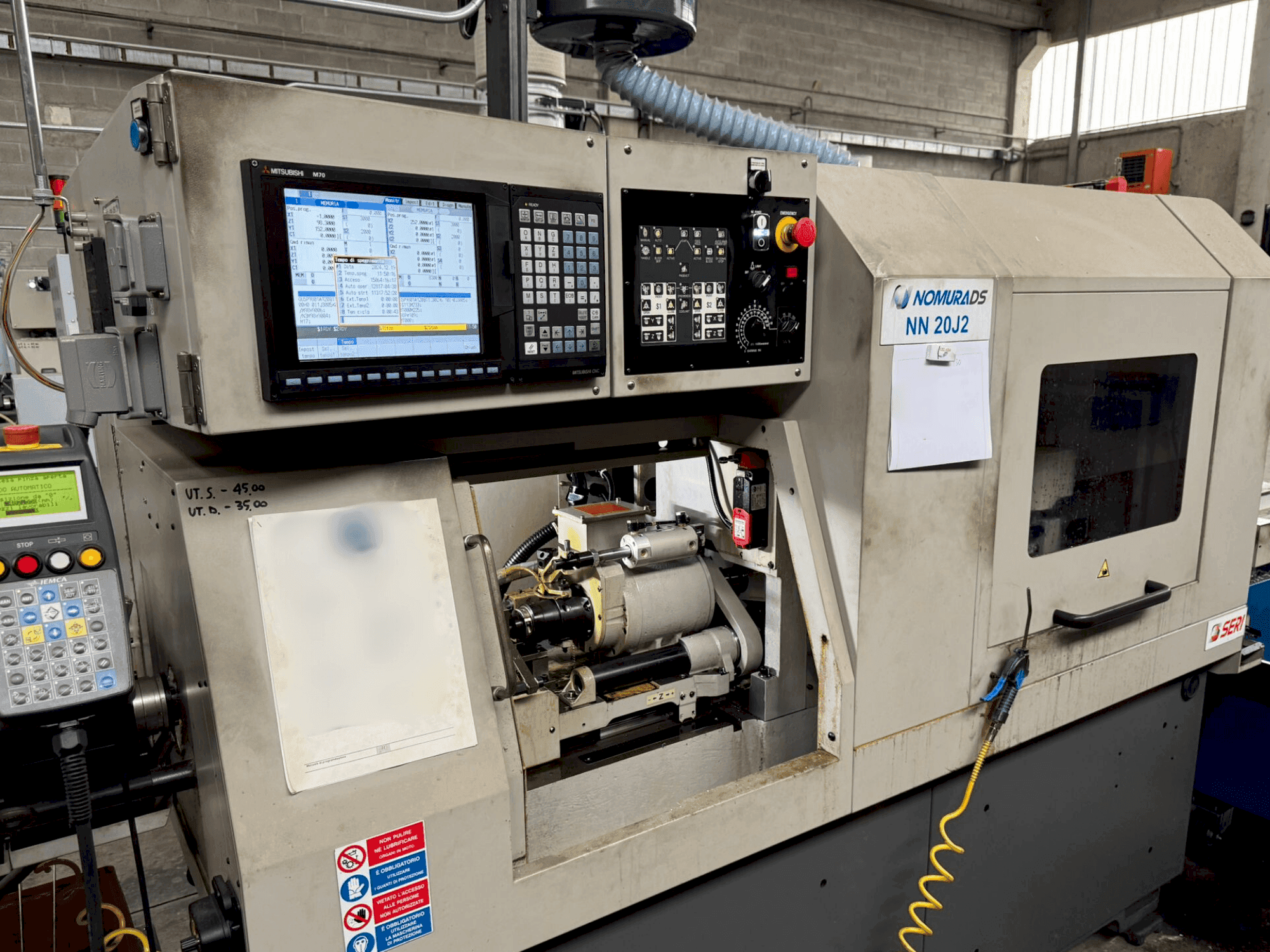 A NOMURA NN-20 J2 gép elölnézete