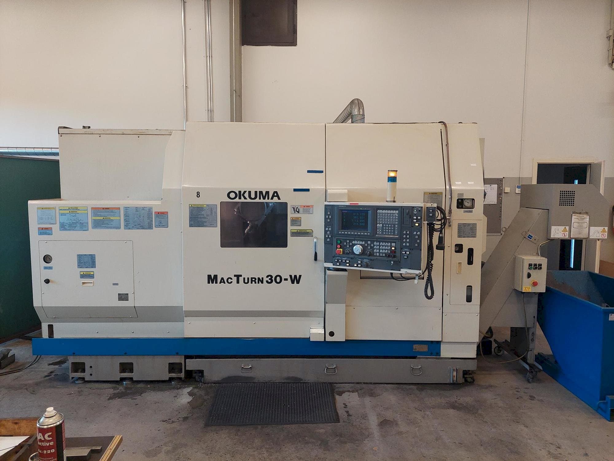 A Okuma Macturn 30 gép elölnézete