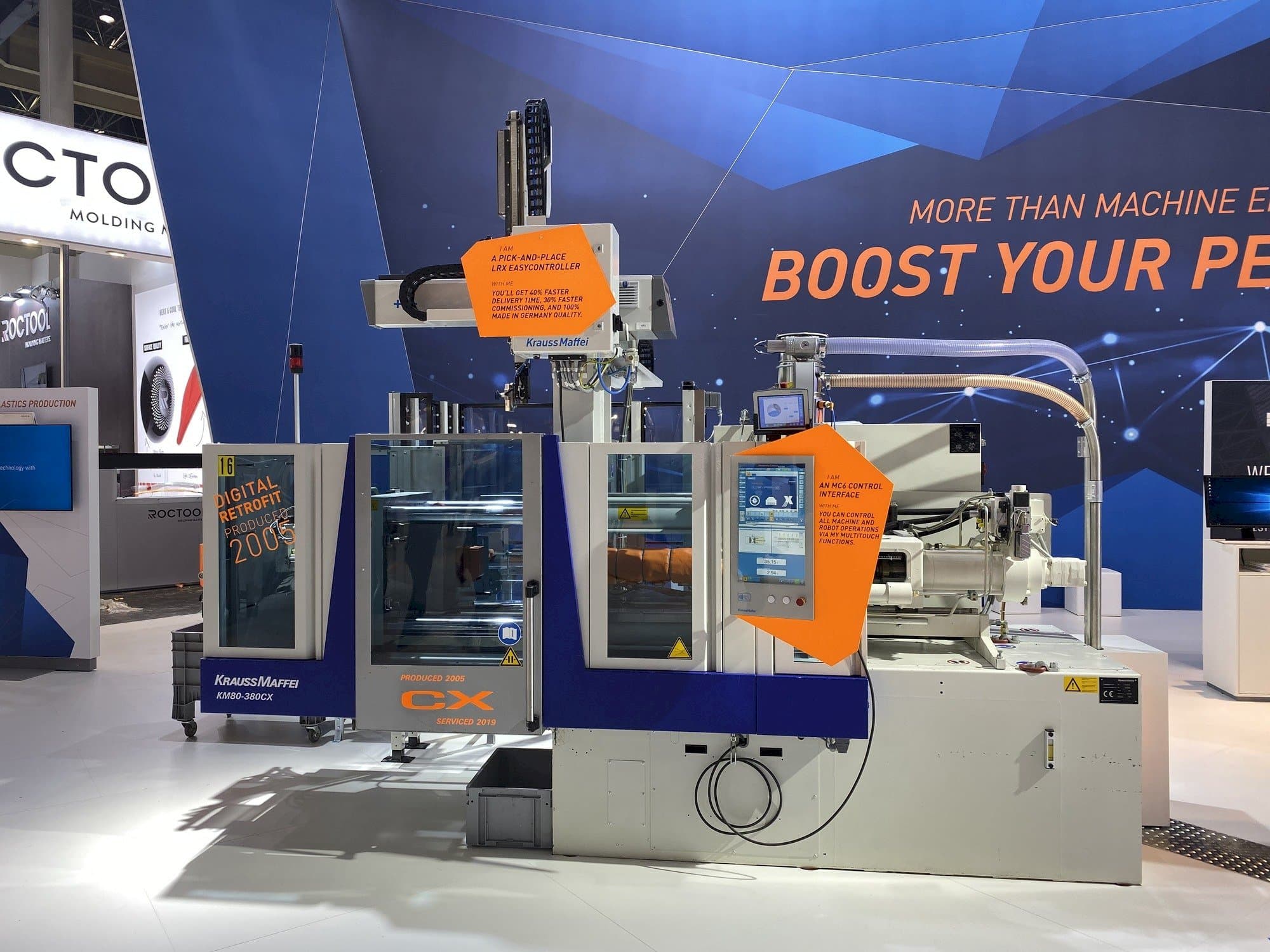 A Krauss Maffei 80-380 CX + LRX easyControl 100 gép elölnézete