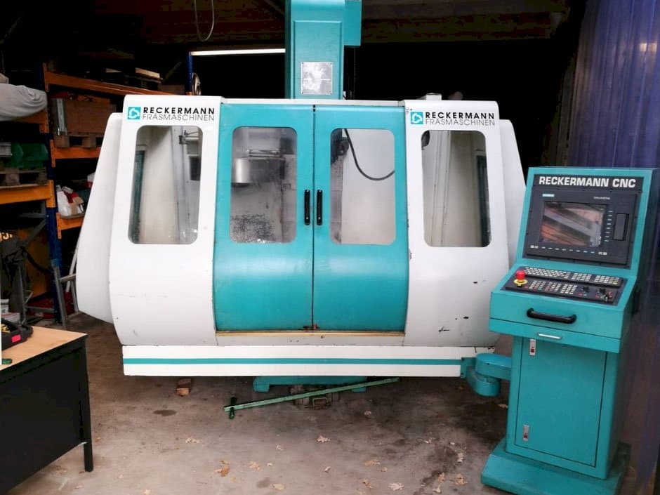 A RECKERMANN VMC 850 gép elölnézete