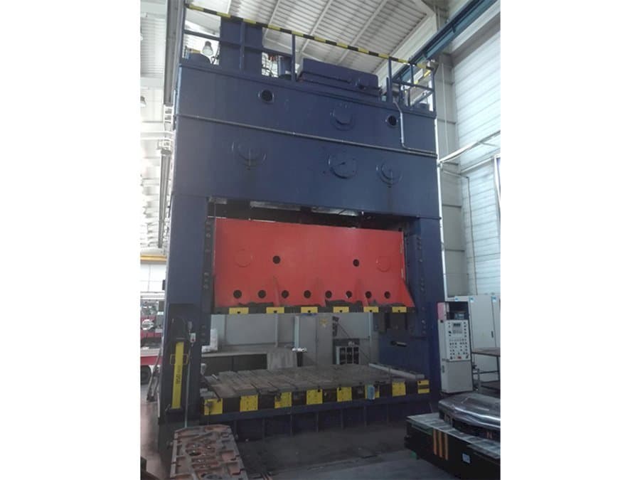 A Erfurt PKZZ 1000/4000 gép elölnézete