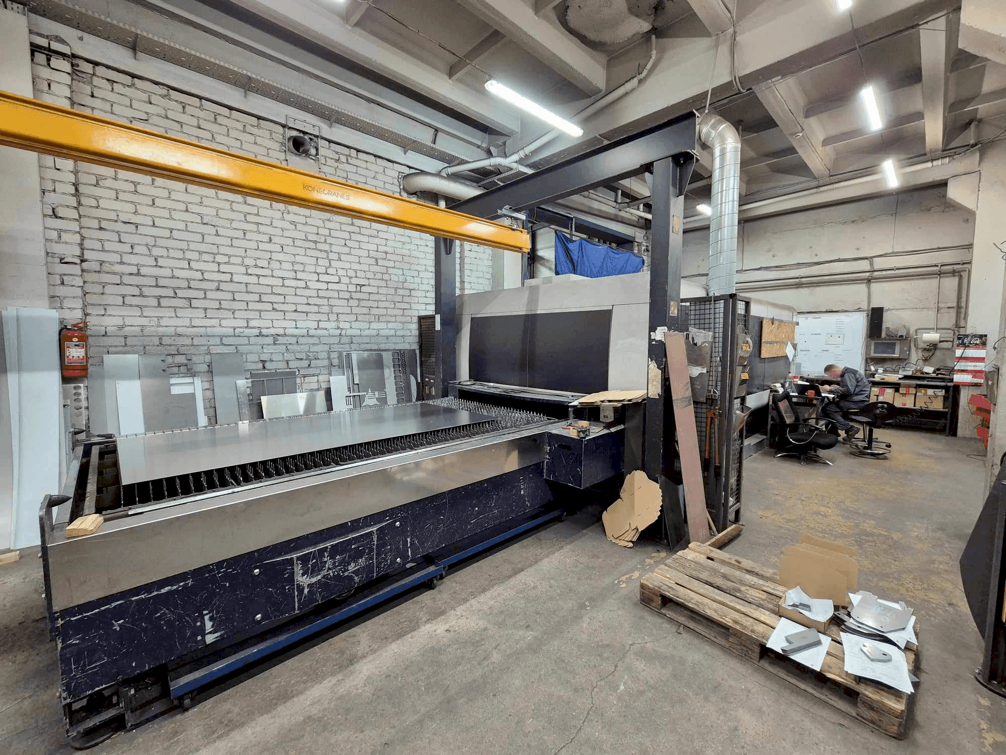 A Bystronic BySprint Fiber 3015 (2012) gép elölnézete