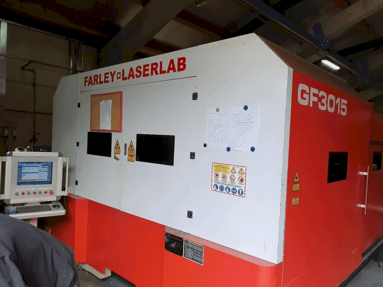A Farley Laserlab Ht Gf 3015 Fiber gép elölnézete