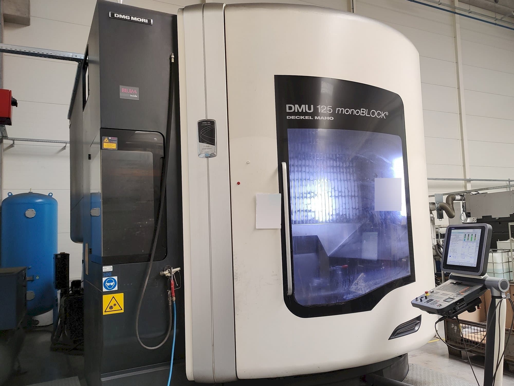 A DMG MORI DMU125 monoBLOCK gép elölnézete