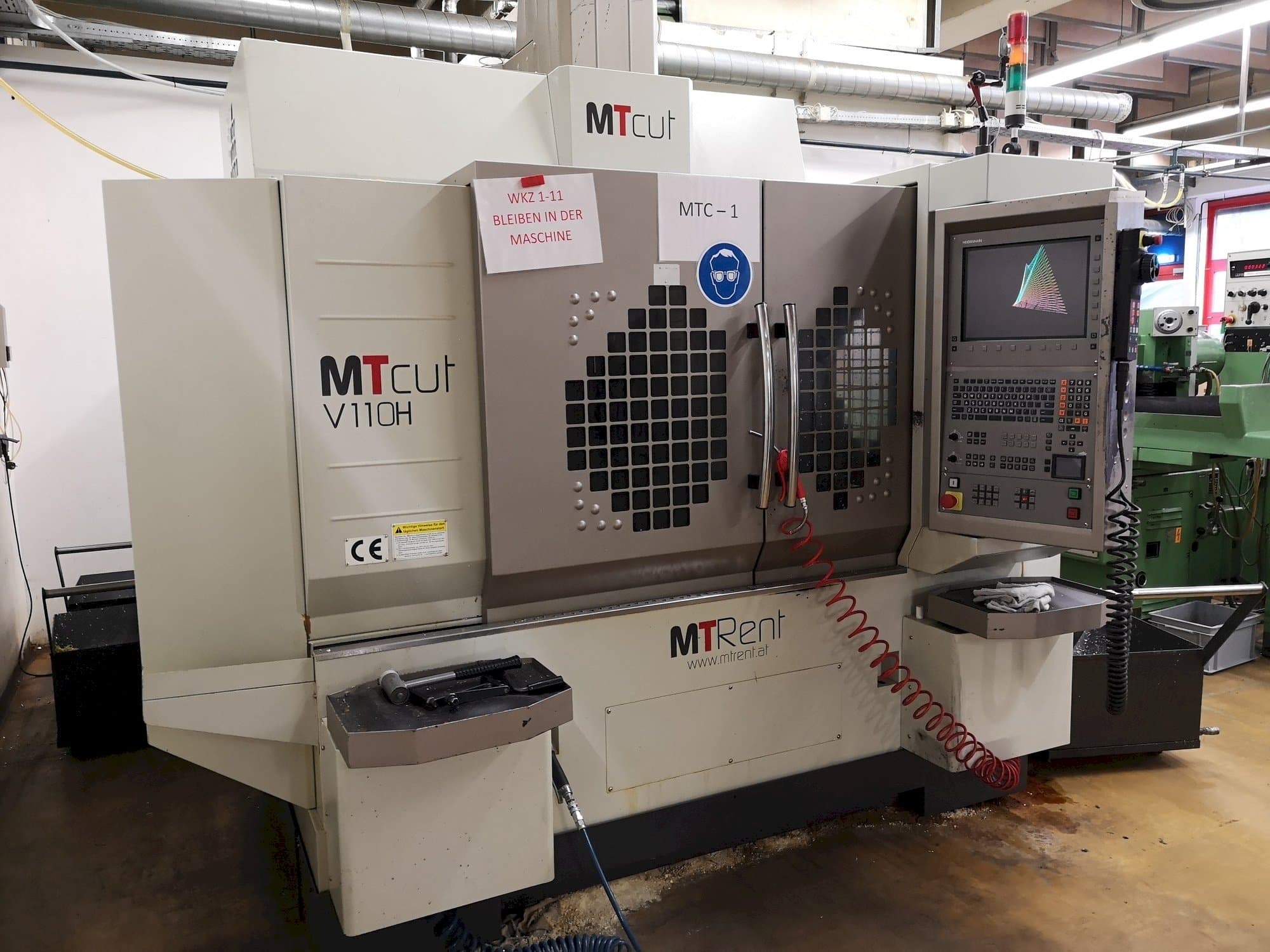 A MT Cut V110H gép elölnézete
