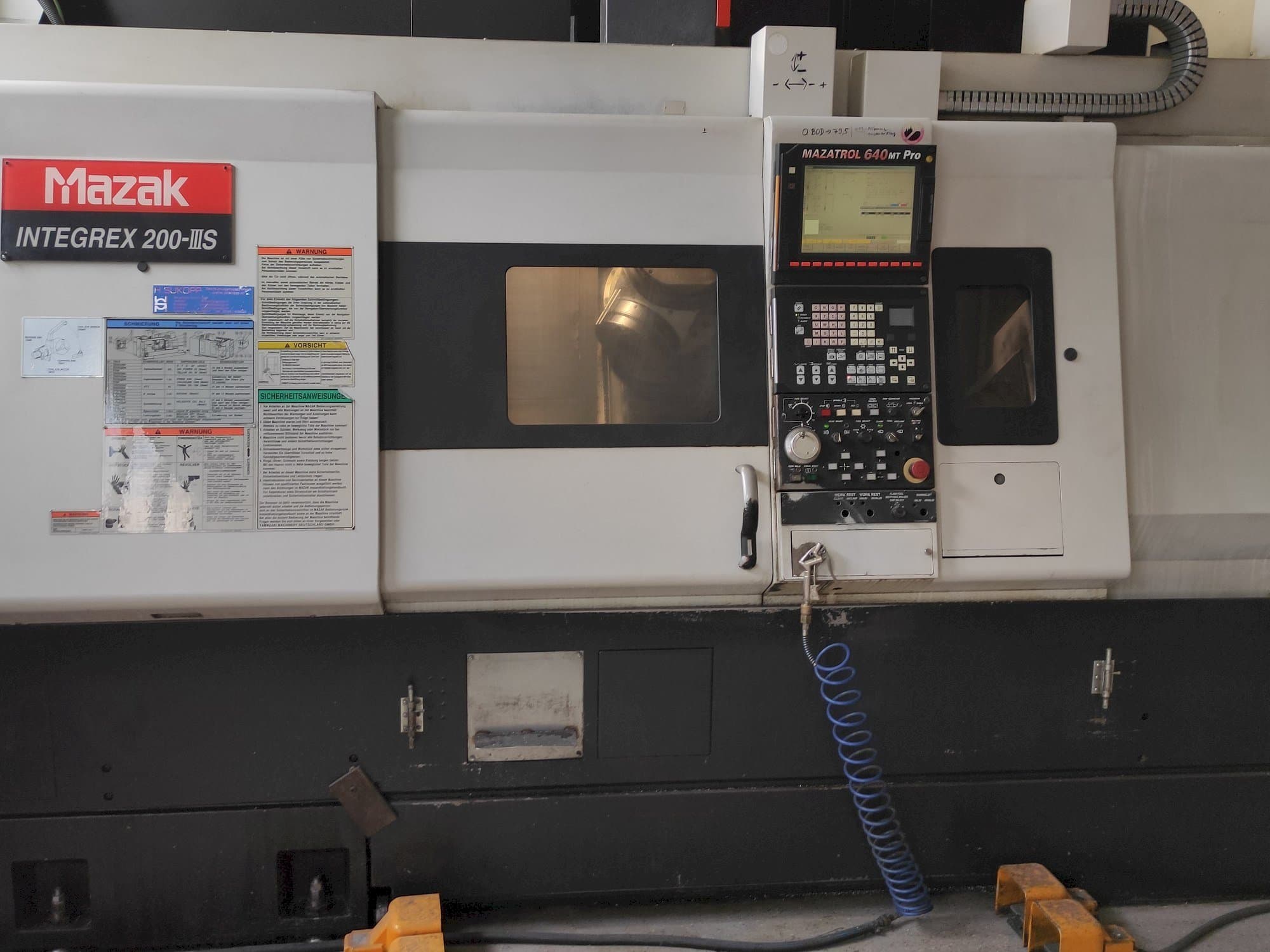 A Mazak Integrex 200-III S gép elölnézete