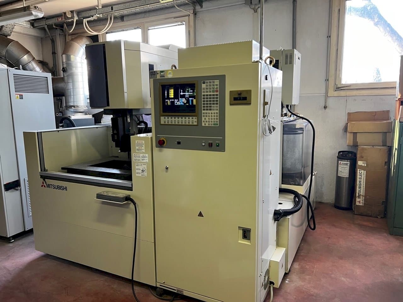 A Mitsubishi fx 20 gép elölnézete