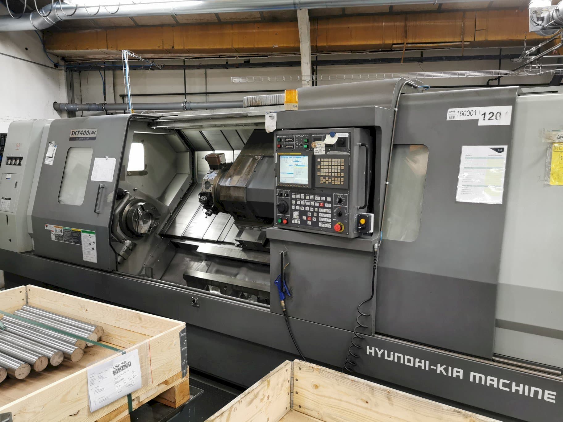 A Hyundai Kia SKT400LMC gép elölnézete