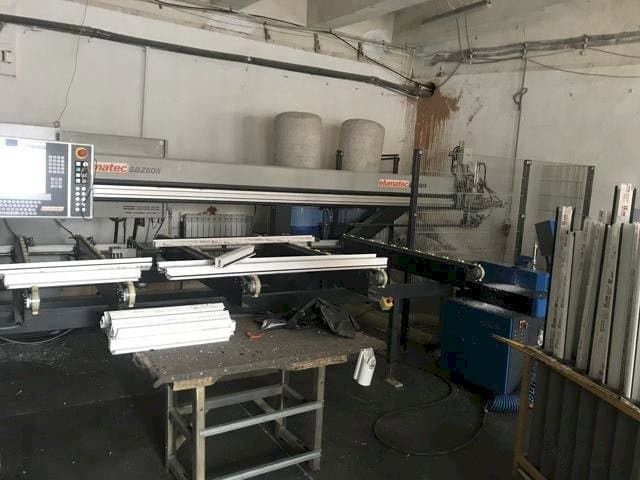 A Elumatec SBZ 608  gép elölnézete