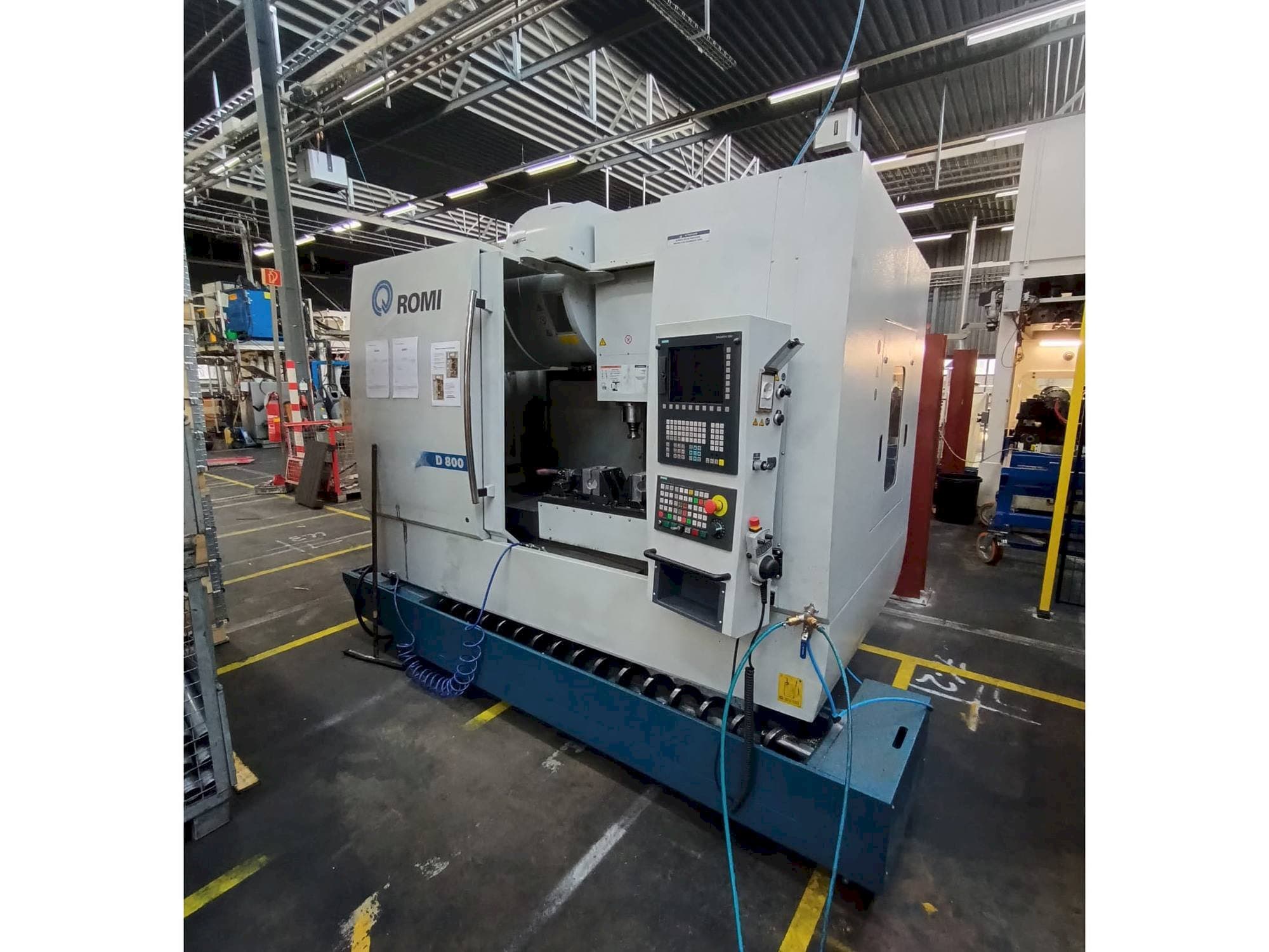 A Romi D800 gép elölnézete