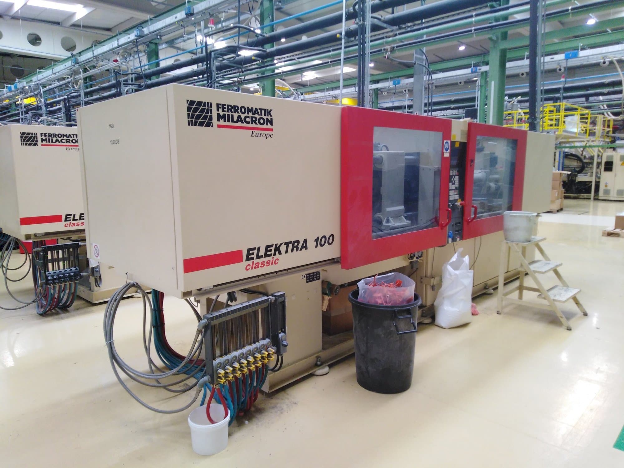 A Ferromatik Electra 100 gép elölnézete