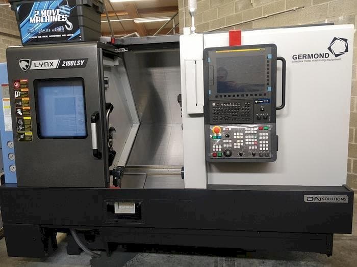 A DN SOLUTIONS LYNX 2100 LSYB gép elölnézete