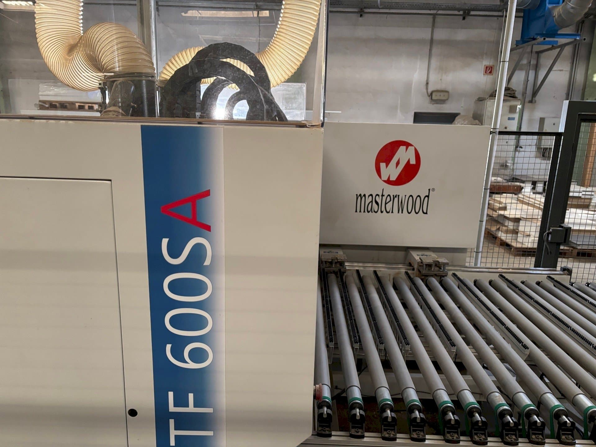 A MASTERWOOD MASTERDRILL TF 600 SA gép elölnézete