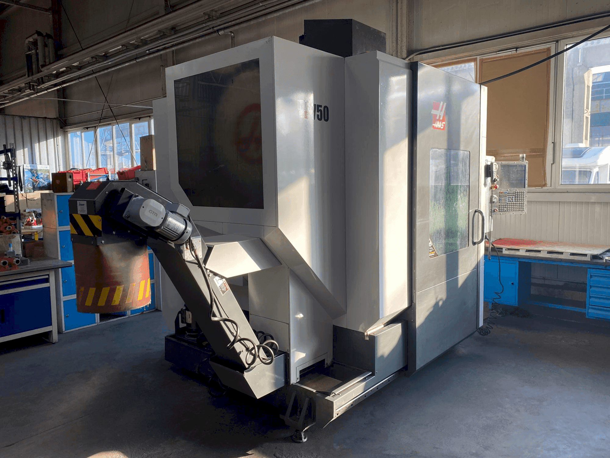 A HAAS UMC-750  gép elölnézete