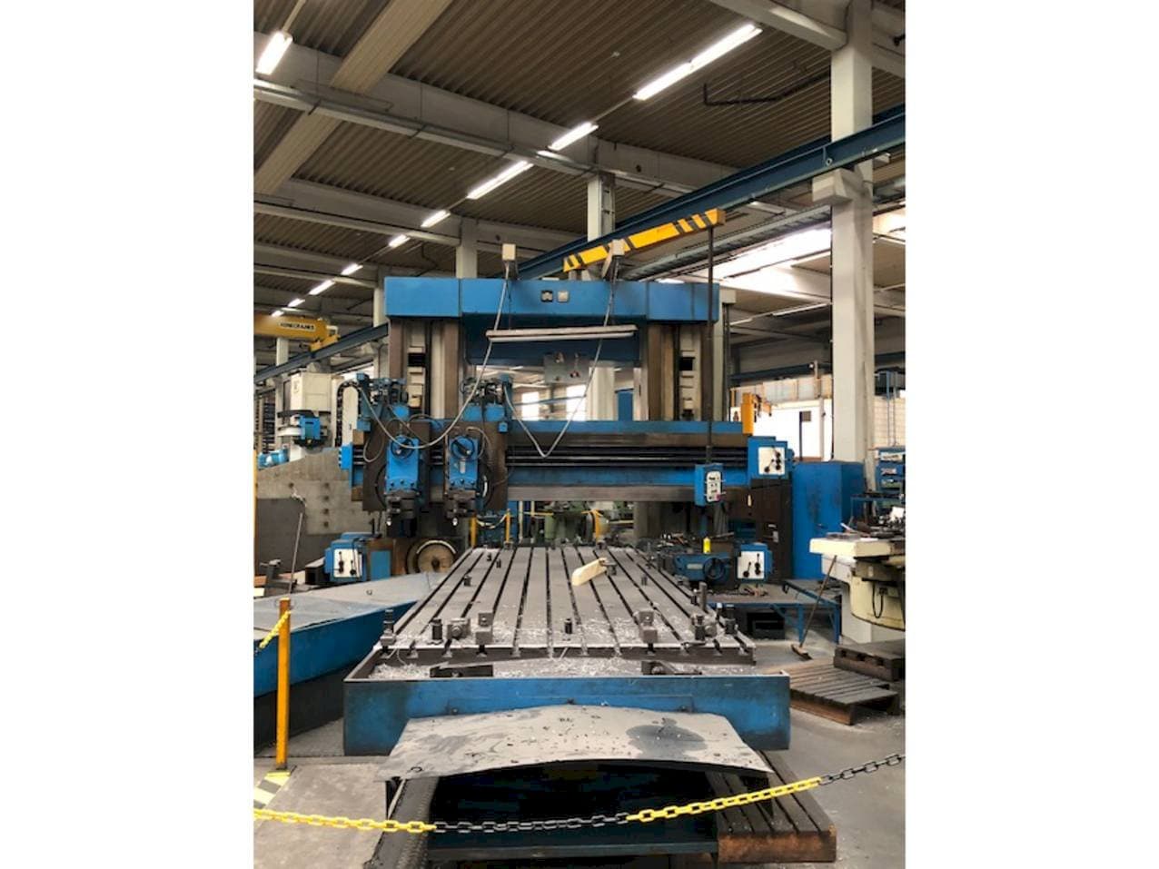 A SHV FELD12 Q251 gép elölnézete