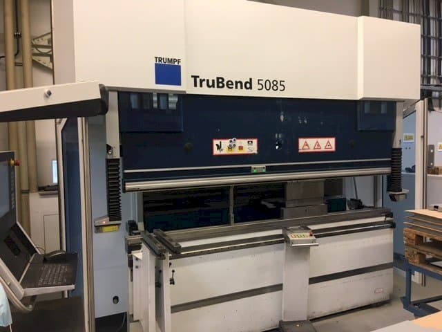 A Trumpf TruBend 5085 gép elölnézete